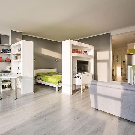 Gagarin Plaza Apartment 70 Square Metres On 12Th Floor Odessa Exterior foto