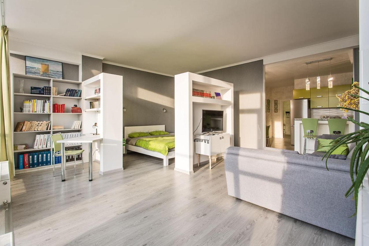 Gagarin Plaza Apartment 70 Square Metres On 12Th Floor Odessa Exterior foto